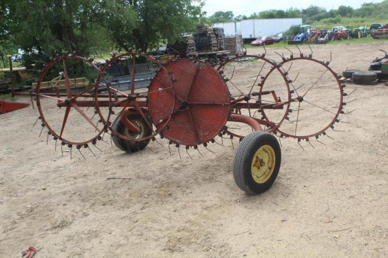 Farmhand 5-Wheel Hay Rake | Smith Sales LLC