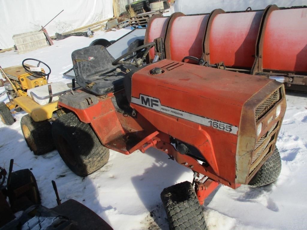 1655 Massey Ferguson Garden Tractor Graves Online Auctions