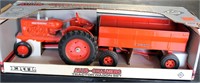 1/16th Scale: Allis Chalmers Tractor Wagon Set w/box