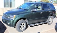 Lot 5003 - 2006 Kia Sorento -  Absentee bidding available on this item.  Click catalog tab for more pics, video & info.